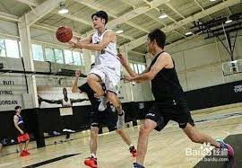 因莫比莱：本赛季意甲冠军争夺激烈；国米三线作战或为不利